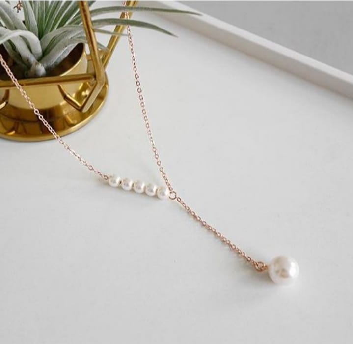 Golden / Silver Stylish Clavicle Pendent