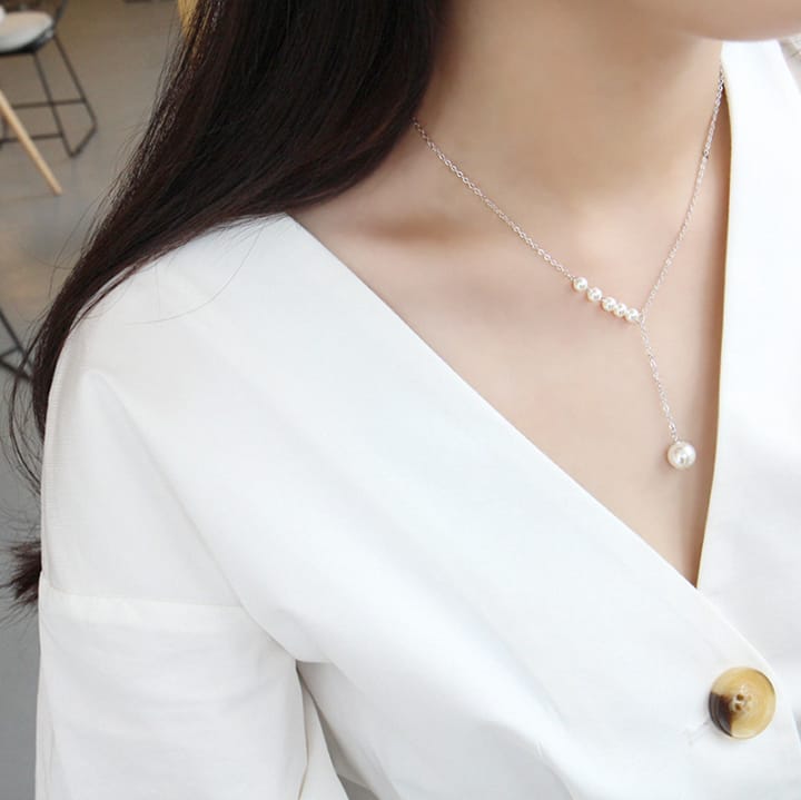 Golden / Silver Stylish Clavicle Pendent