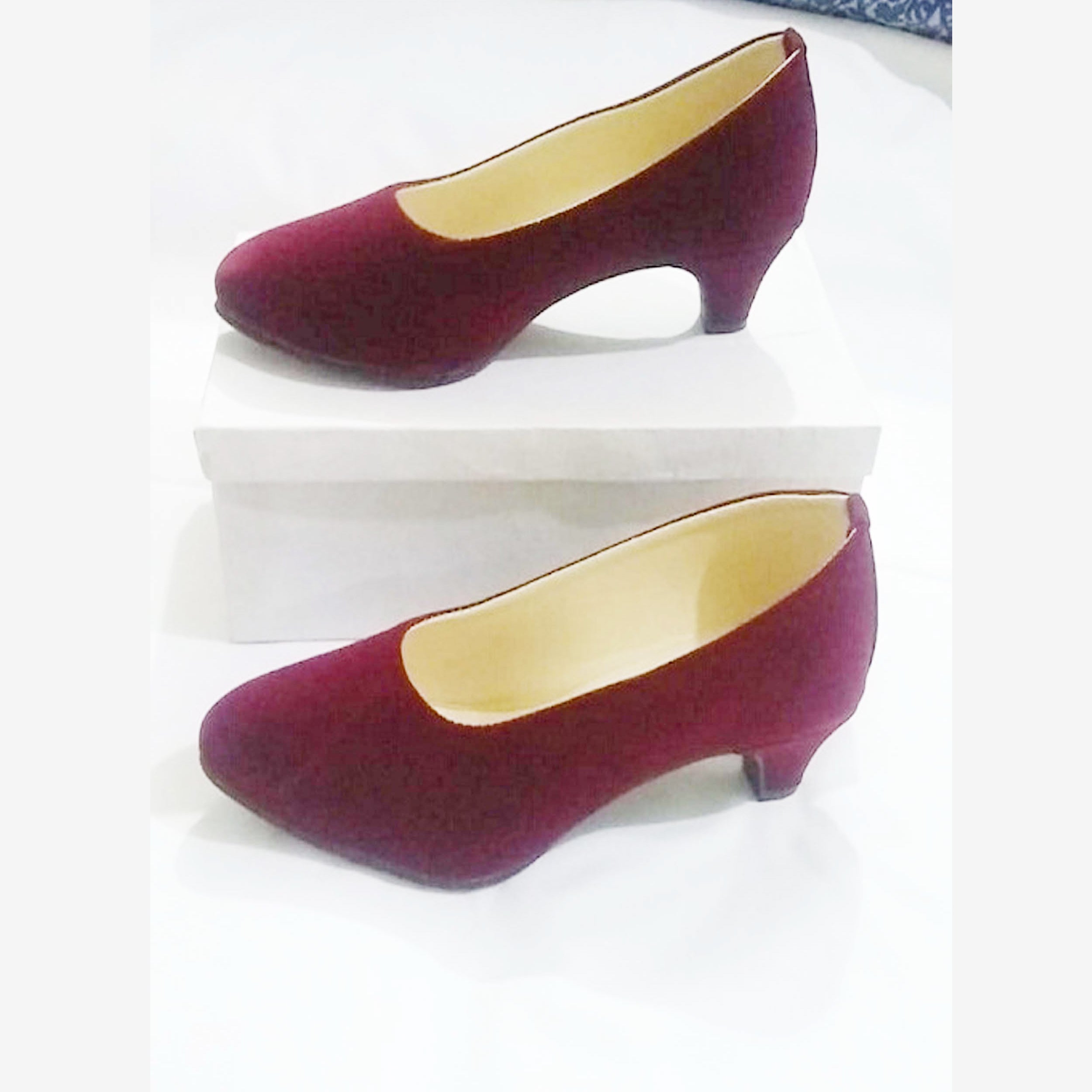 Ladies Velvet Pump Shoes