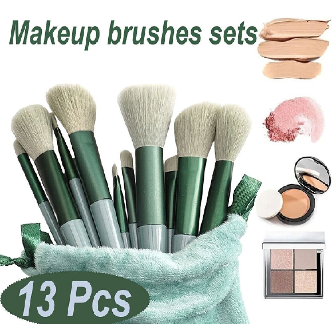 13 Piece Makeup Brush Set With Matching Storage Pouch