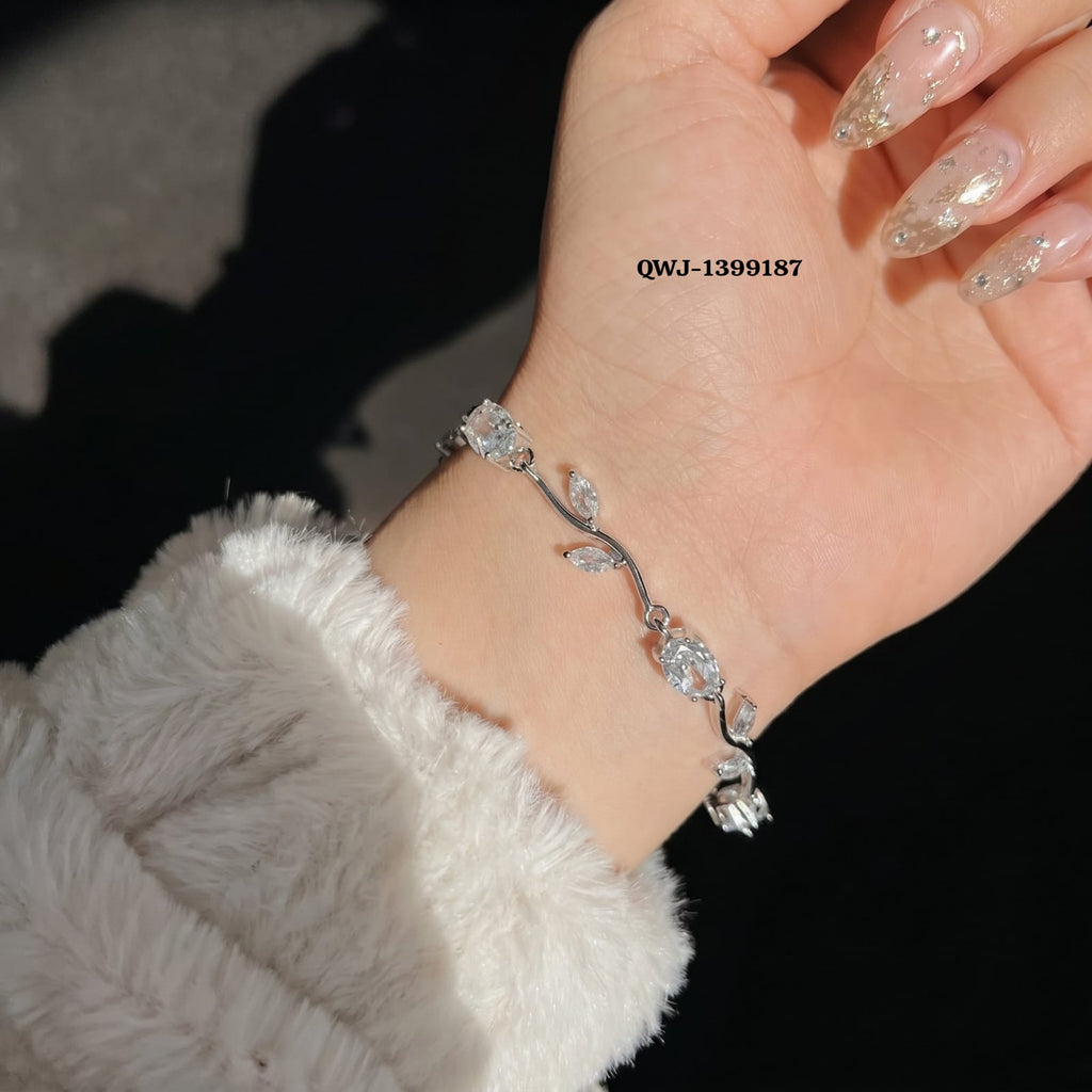 Tulip Bracelet – Premium Quality Stainless Steel