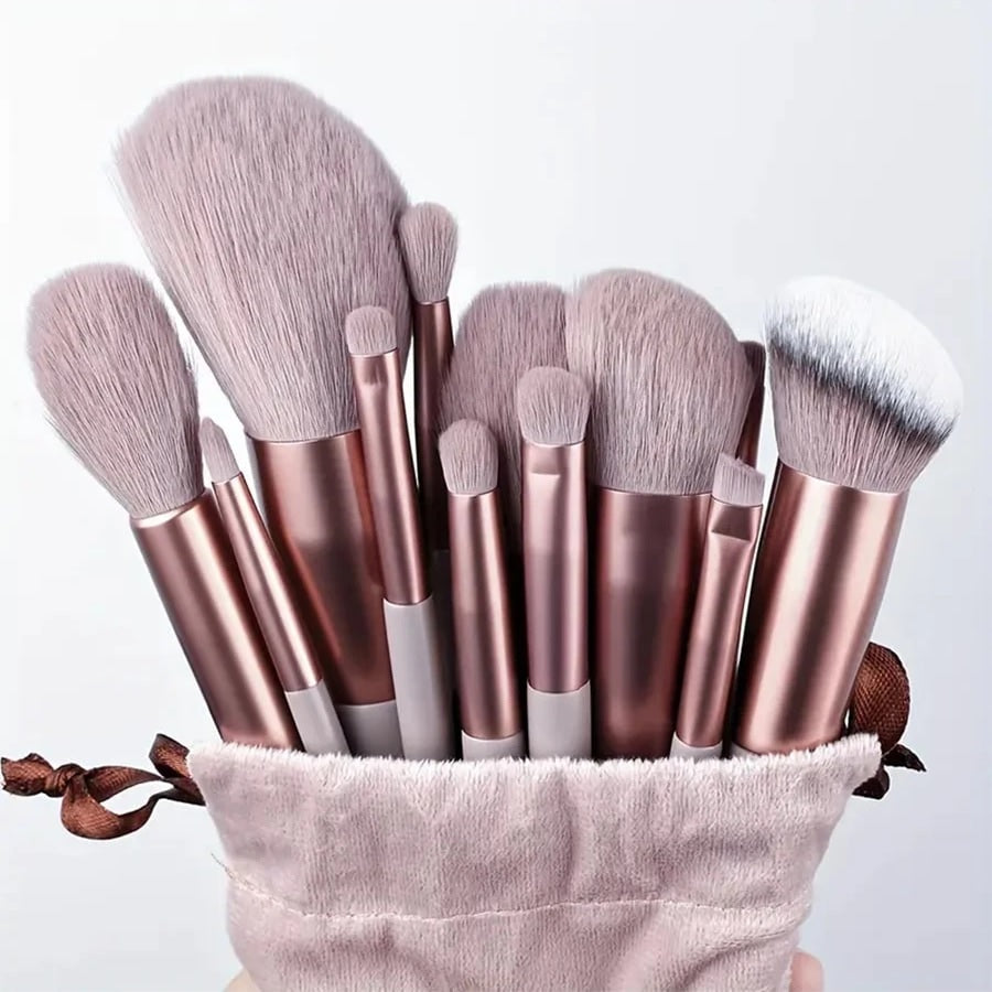 13 Piece Makeup Brush Set With Matching Storage Pouch